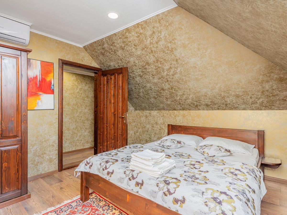 فندق Casa Saraste Rîşnov المظهر الخارجي الصورة